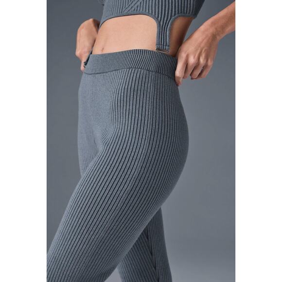 Alo Yoga Denim Knit High-Waist Flare Pant Size Small Steel Grey/Anthracite - Picture 3 of 7